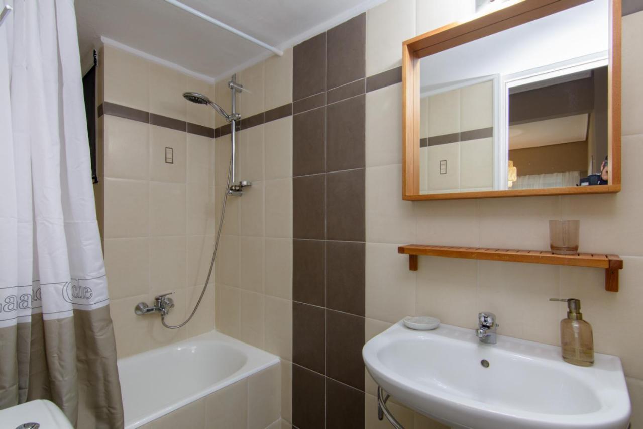 Apt 48, Cozy Apartment In Kalamata City Center エクステリア 写真